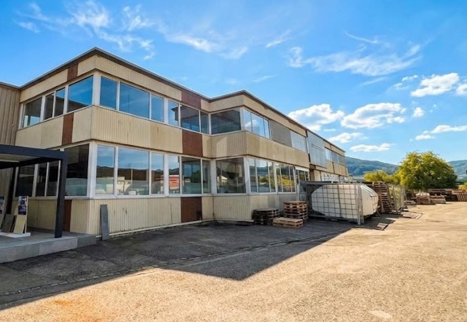 Industrie in 2854 Bassecourt, 460m²