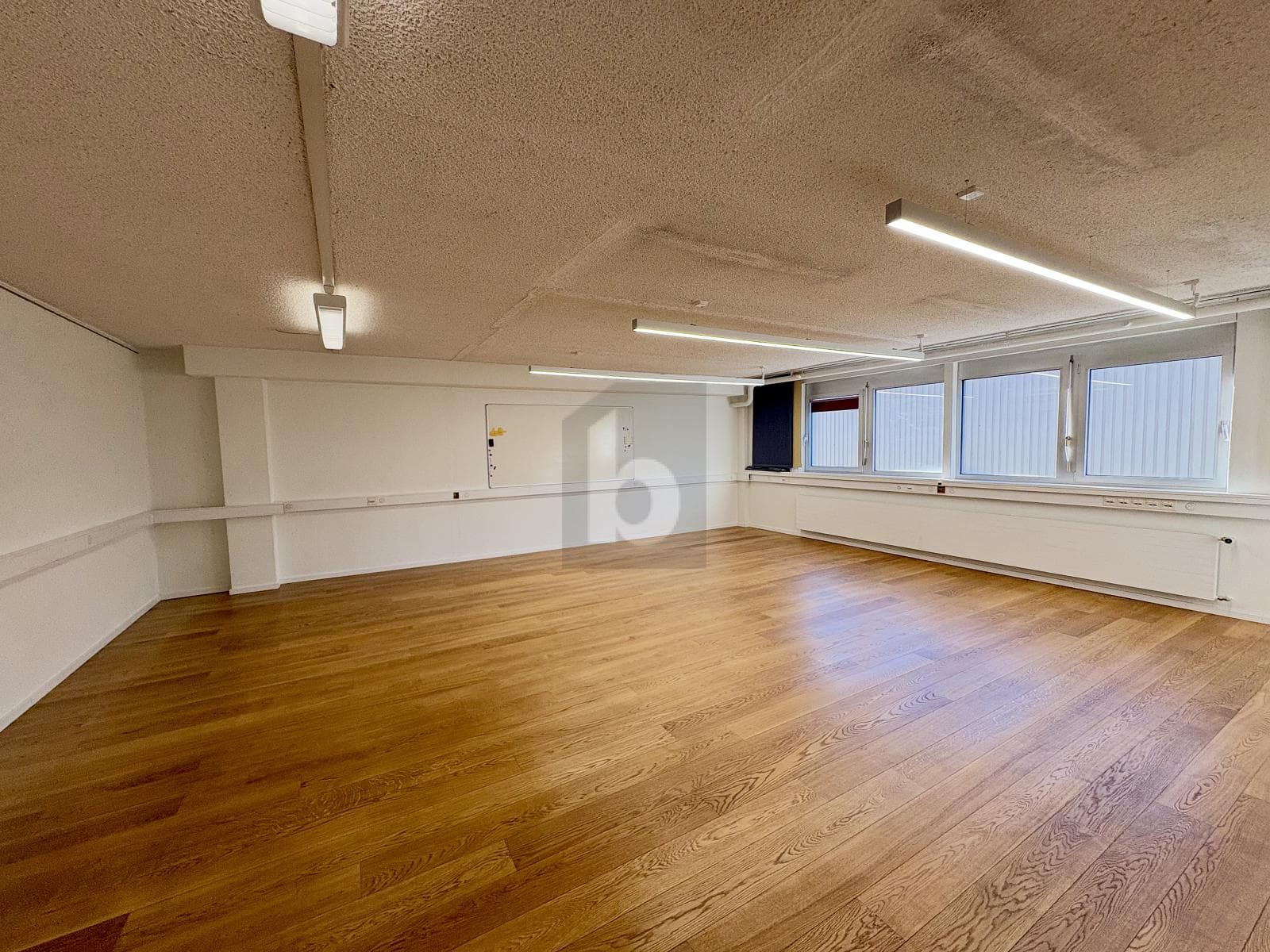 Büro in 8855 Wangen SZ, 204m²