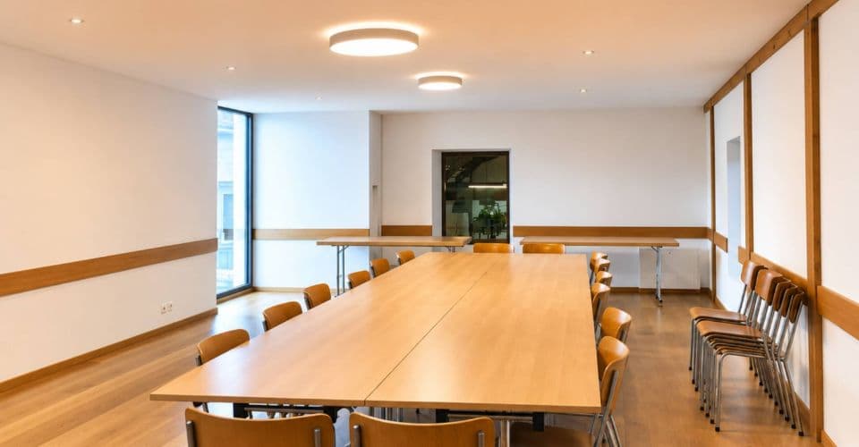 Office in 1257 La Croix-de-Rozon, 80m²
