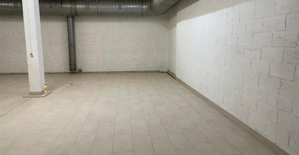 Dépôt à 1227 Les Acacias, CHF 2'200 par mois – Photo 5 sur 9