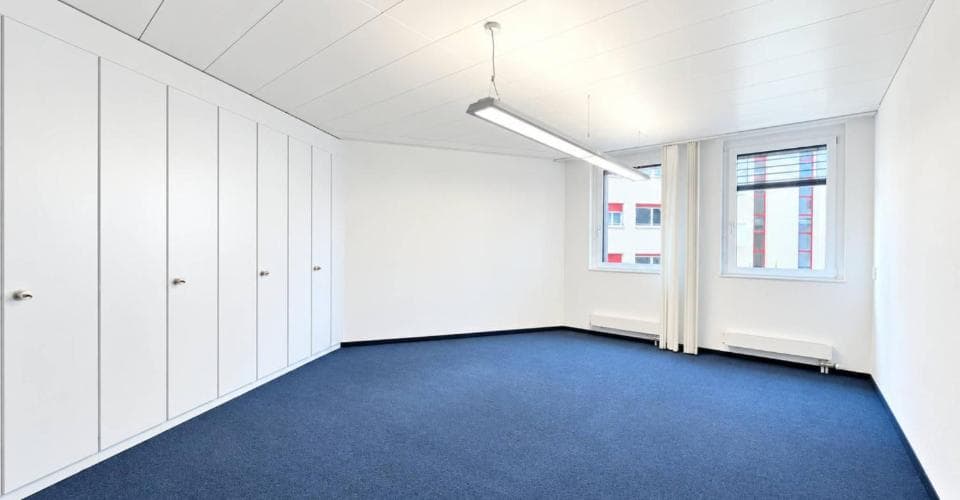 Büro in 2300 La Chaux-de-Fonds, 372m² – Bild 2 von 6