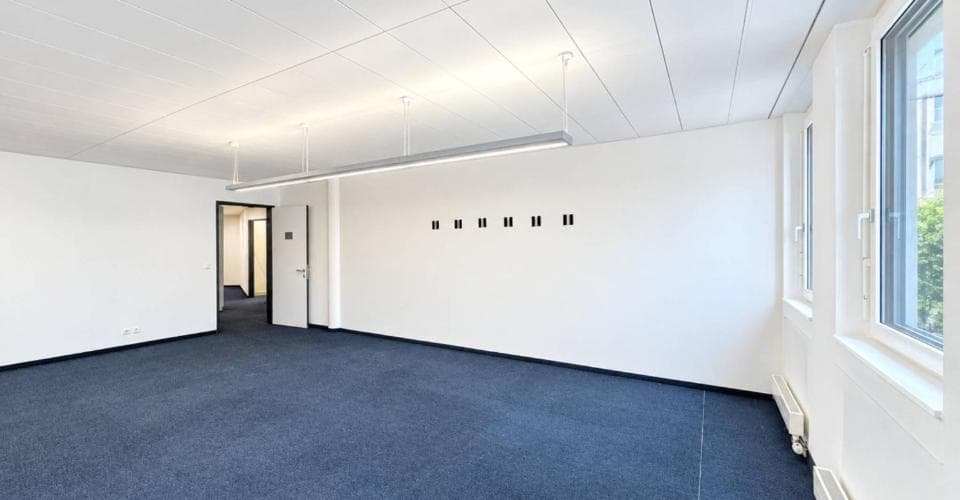 Büro in 2300 La Chaux-de-Fonds, 372m²