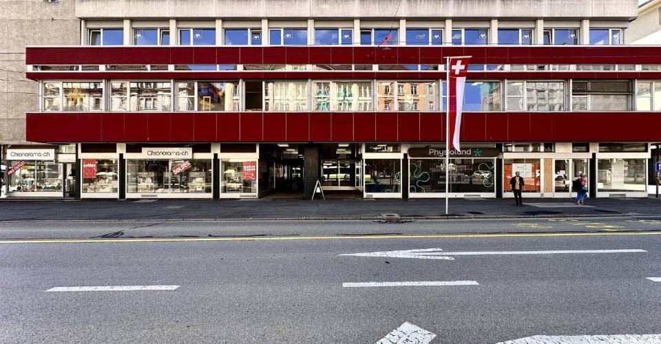 Büro in 2300 La Chaux-de-Fonds, 128m² – Bild 3 von 4