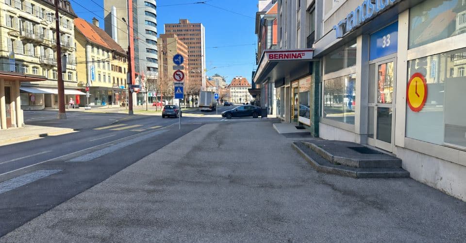 Gewerbe an Avenue Léopold-Robert 33, 2300 La Chaux-de-Fonds