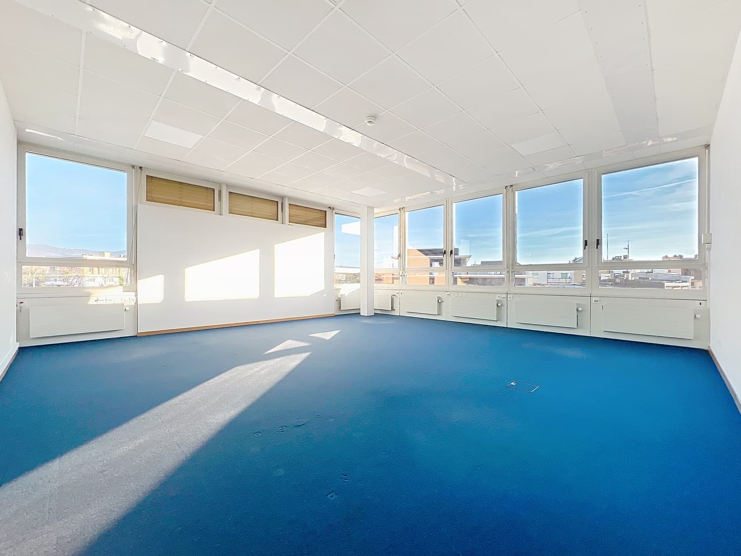 Office at Avenue Reverdil 2, 1260 Nyon – Photo 3 of 6
