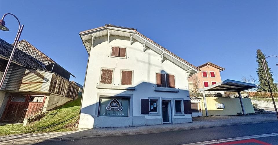 Le Village 162