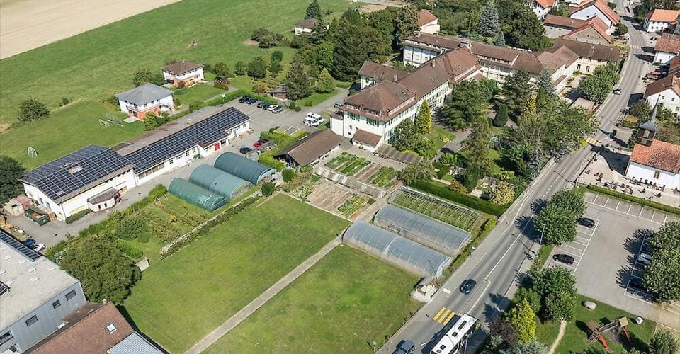 Au Village 13