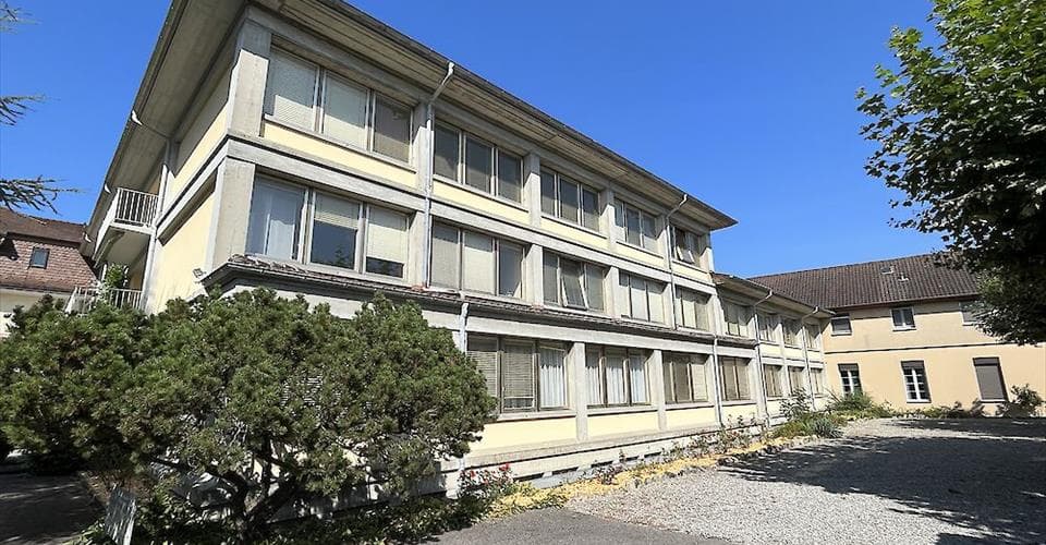 Au Village 13