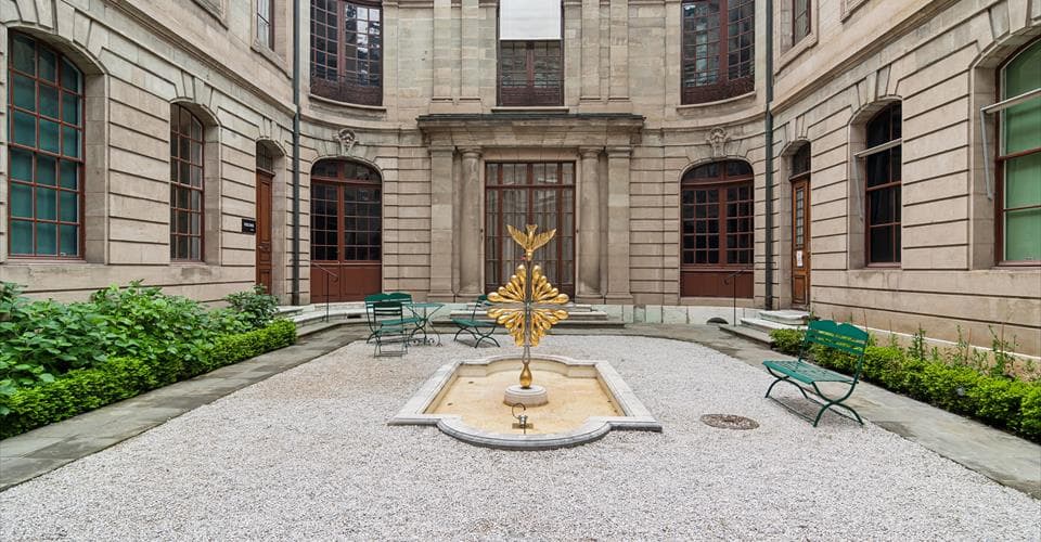 rue de Cloître 2