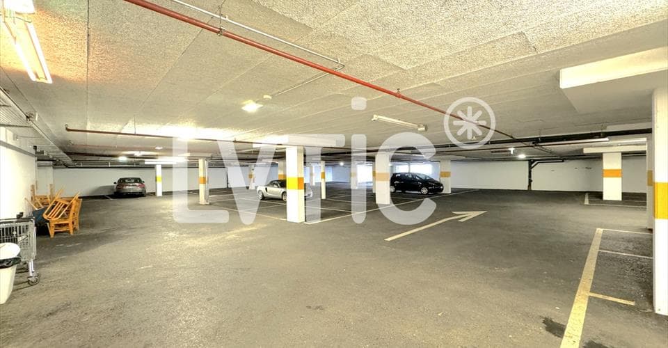 Adresse sur demande