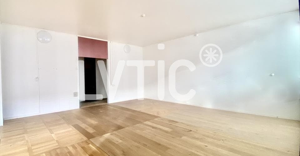 Adresse sur demande