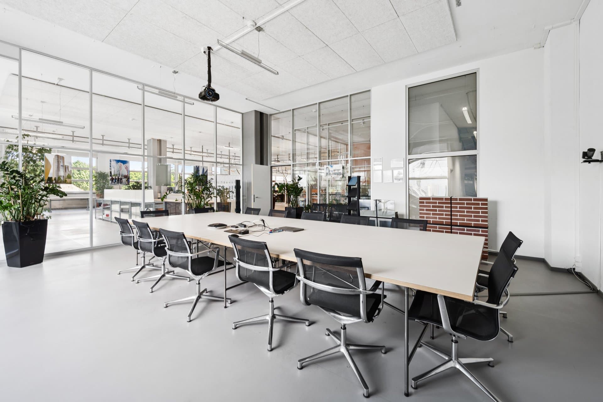 Office Uferstrasse 90