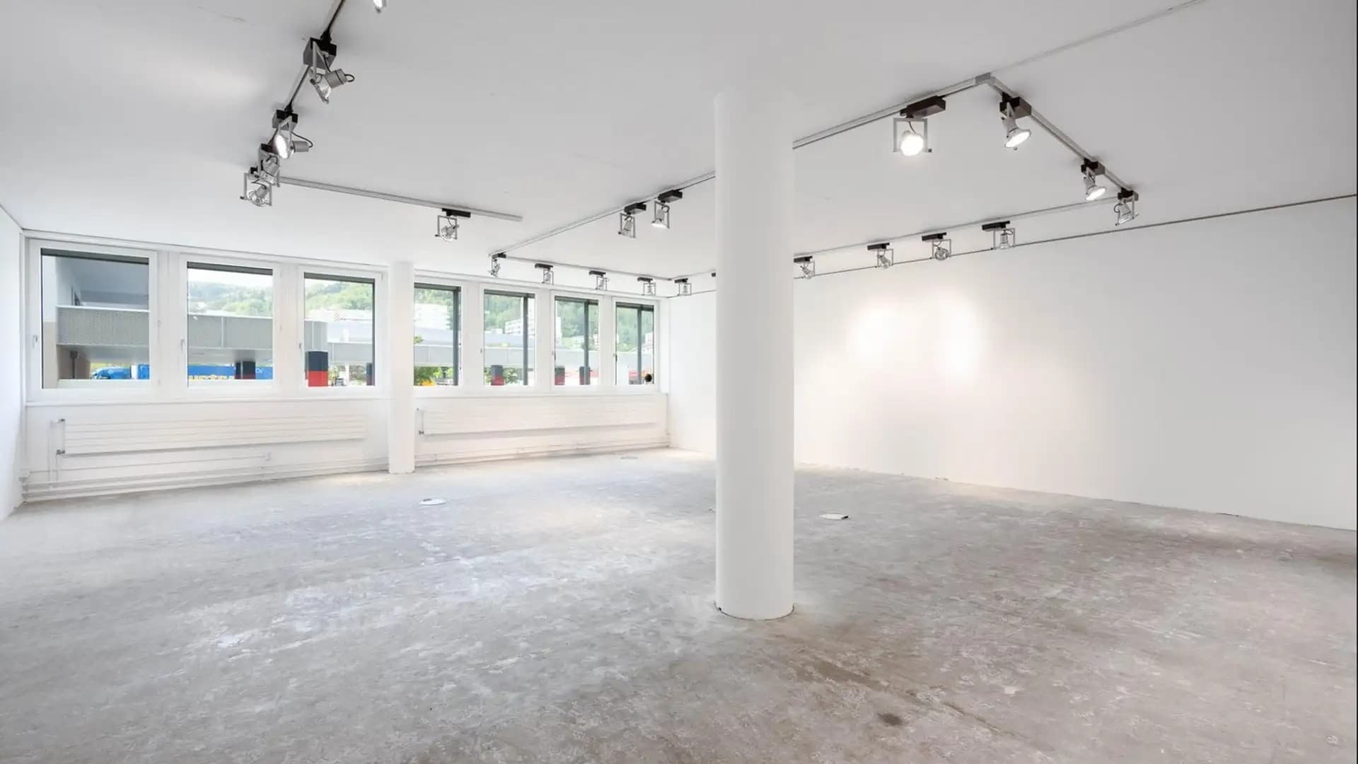 Office Pfadackerstrasse 7