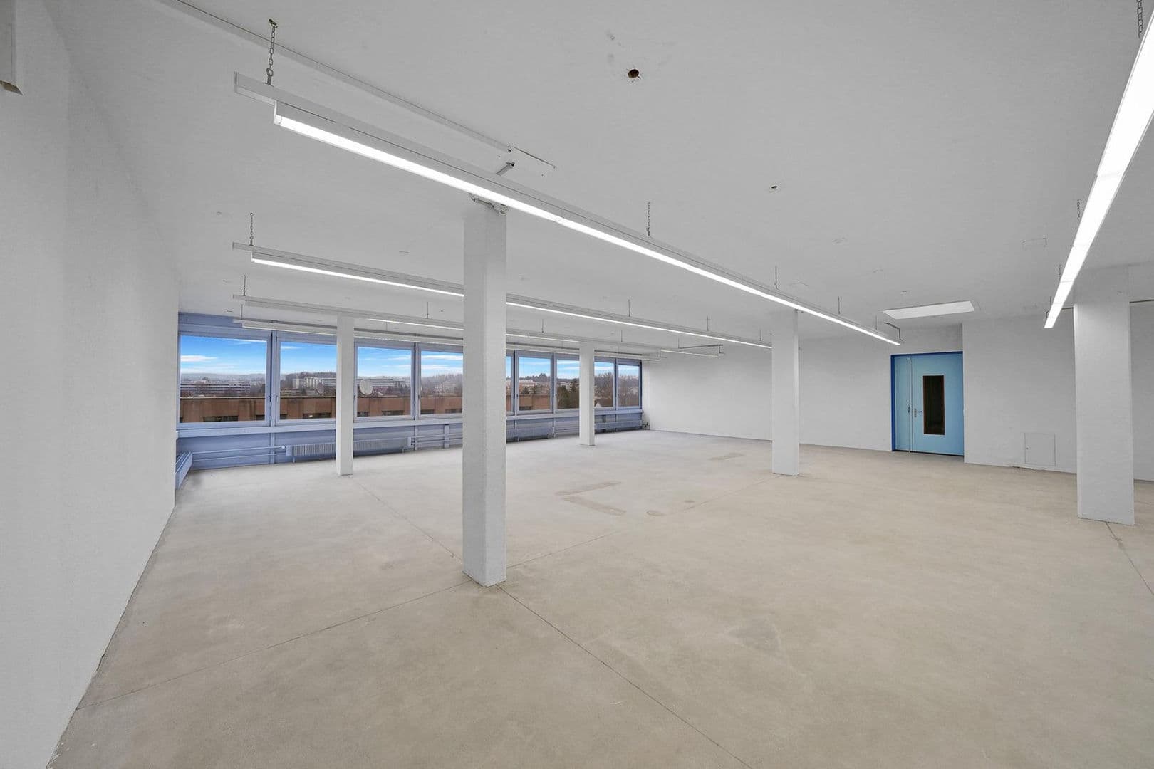 Office Europa-Strasse 27