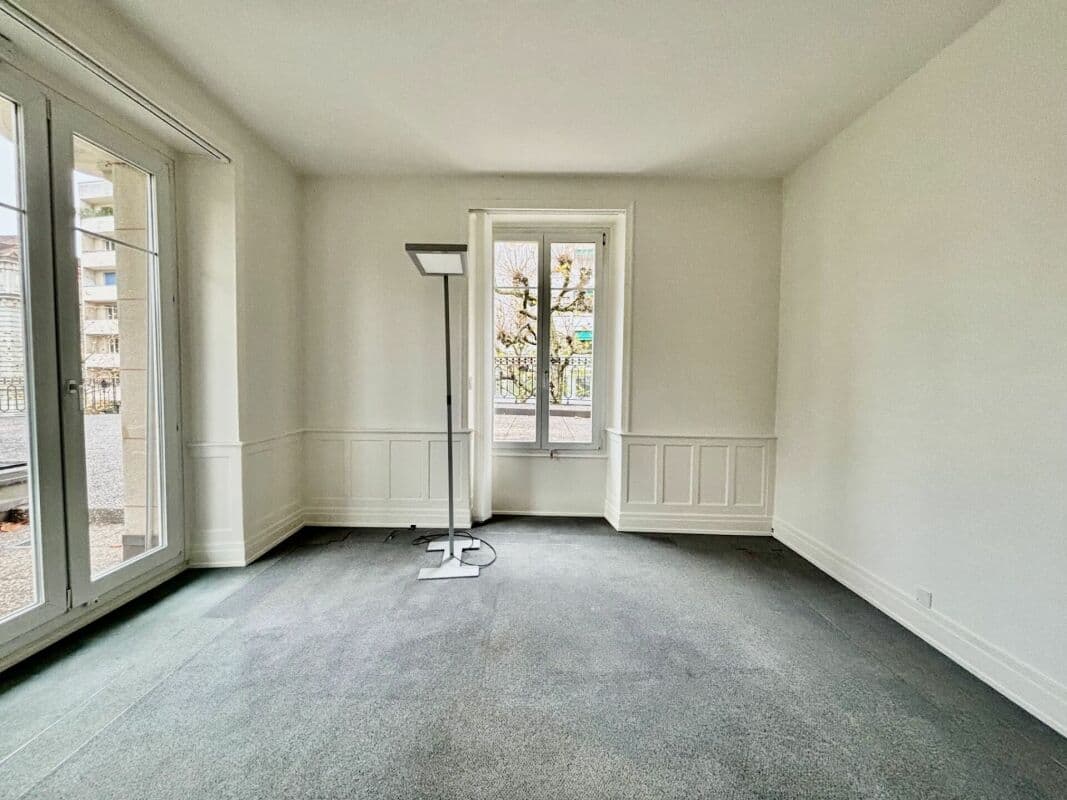 Office at Avenue d'Ouchy 61, 1006 Lausanne