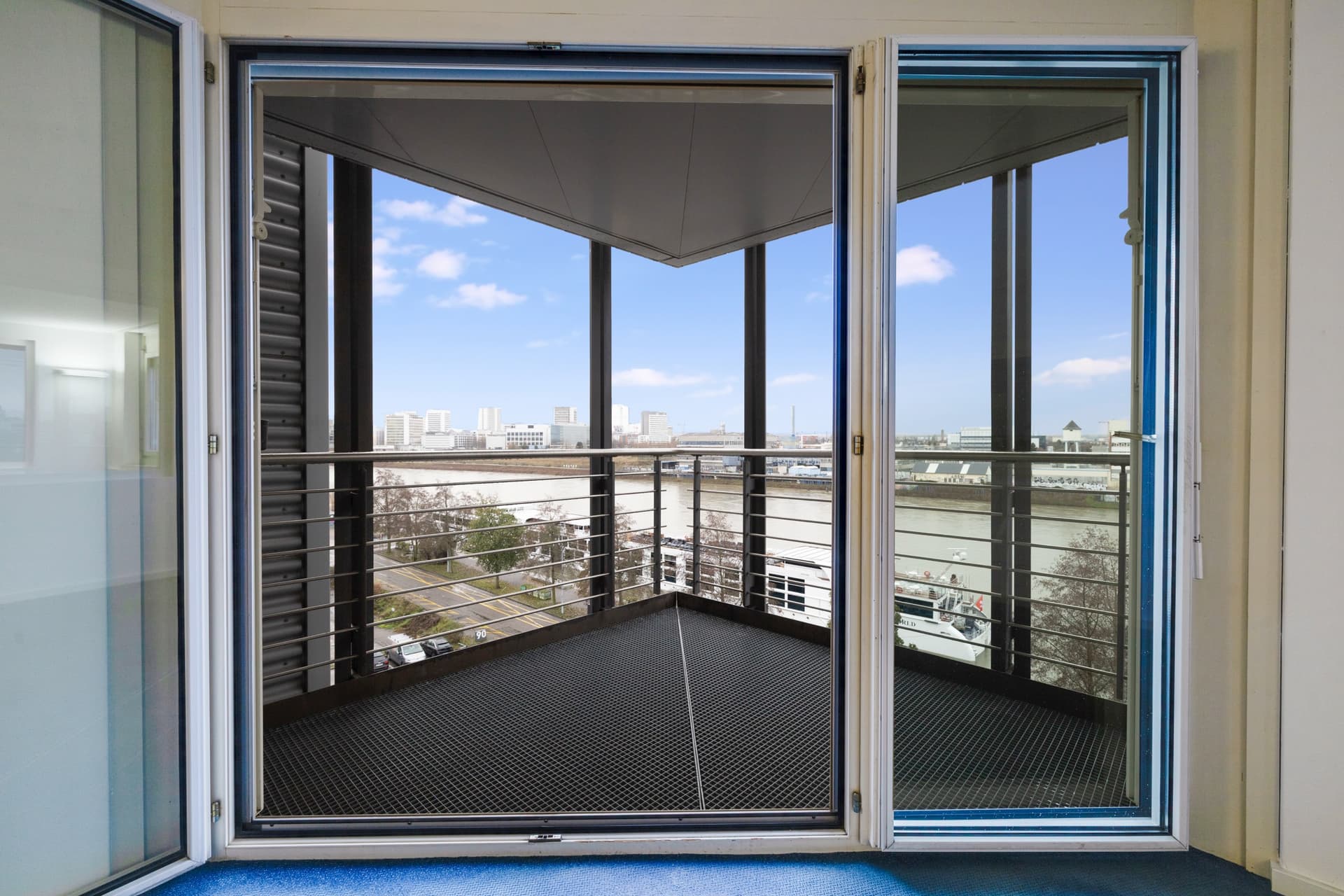 Office Uferstrasse 90