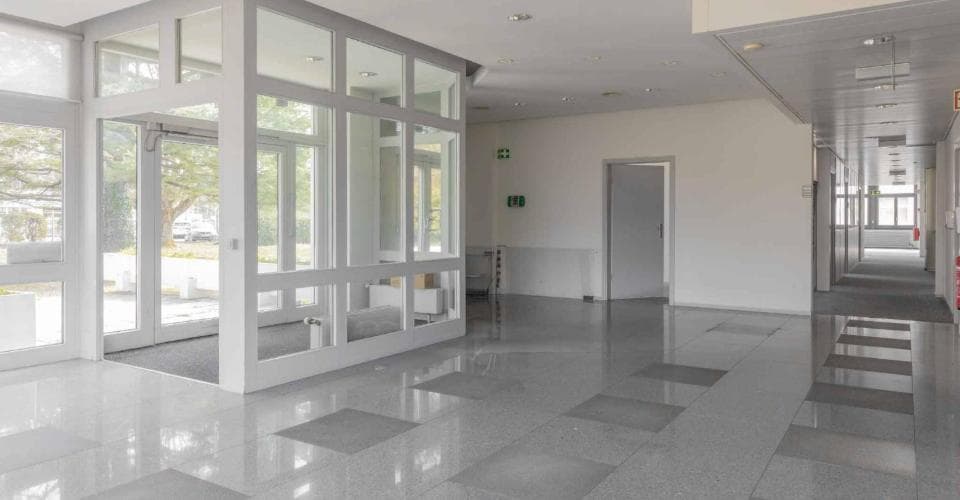 Office Auf Anfrage