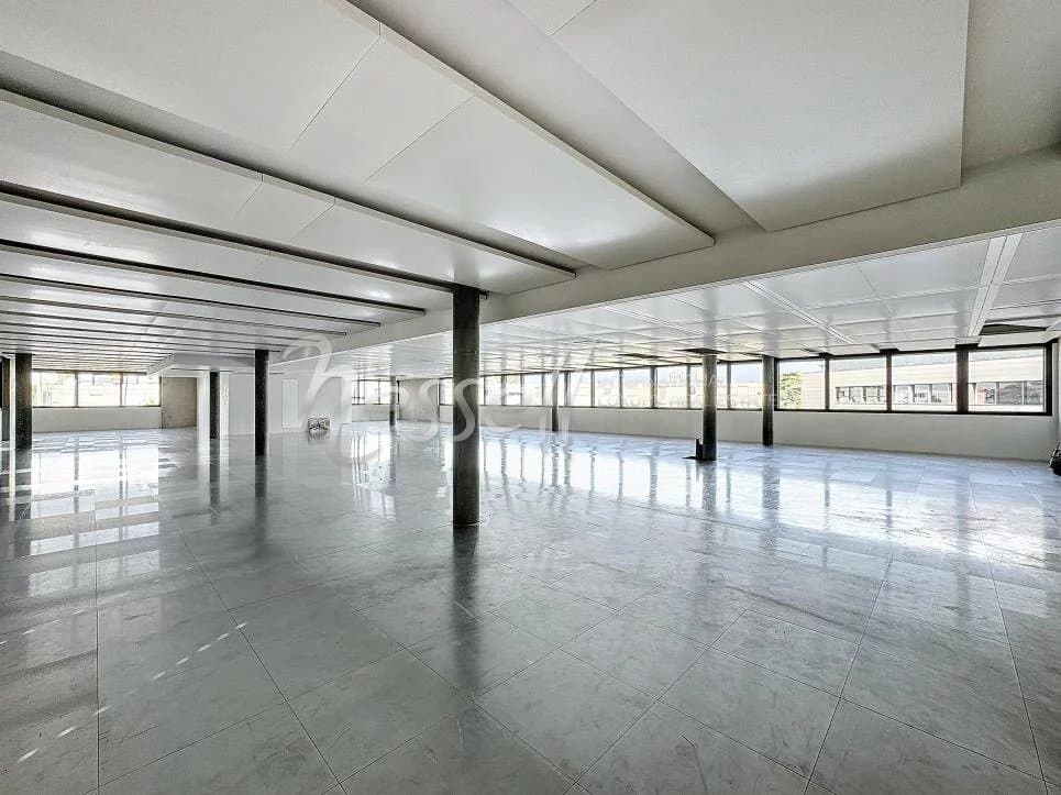 Office Auf Anfrage