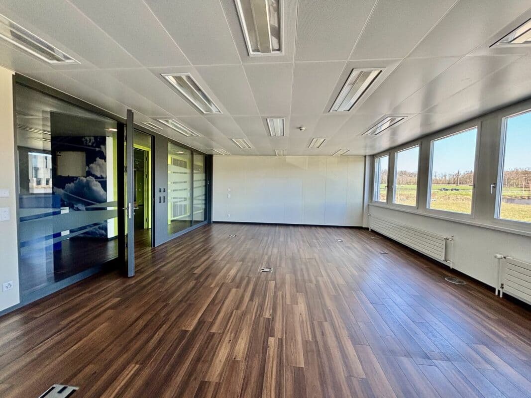 Office Auf Anfrage