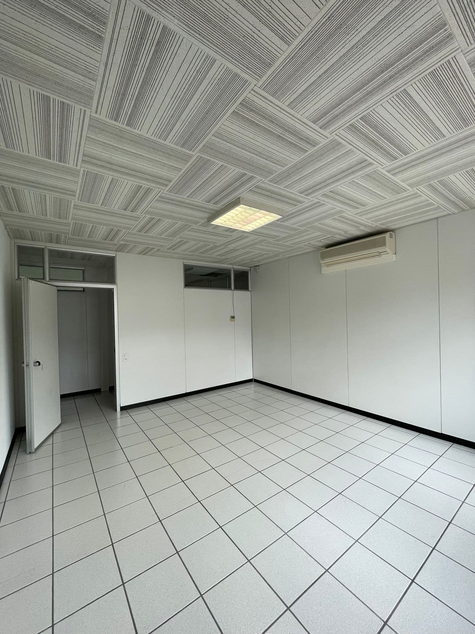 Office Via Cantonale 24