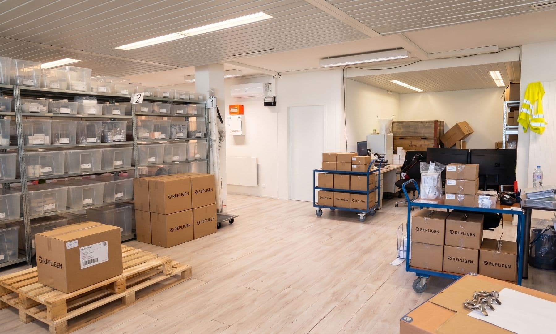 Office Moosmattstrasse 24