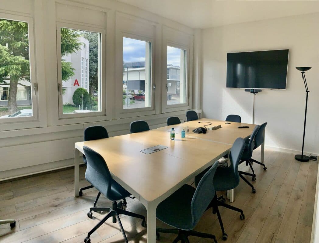Büro in 1028 Préverenges, 400m²