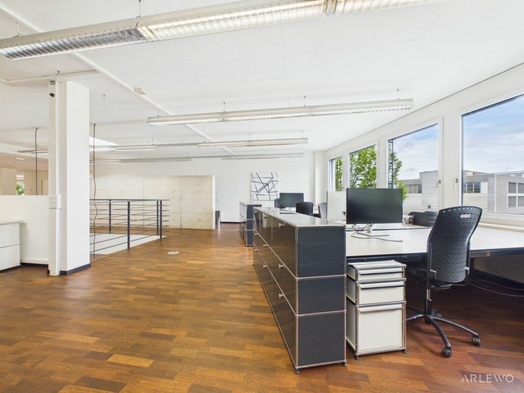 Office in 6312 Steinhausen ZG, 189m²