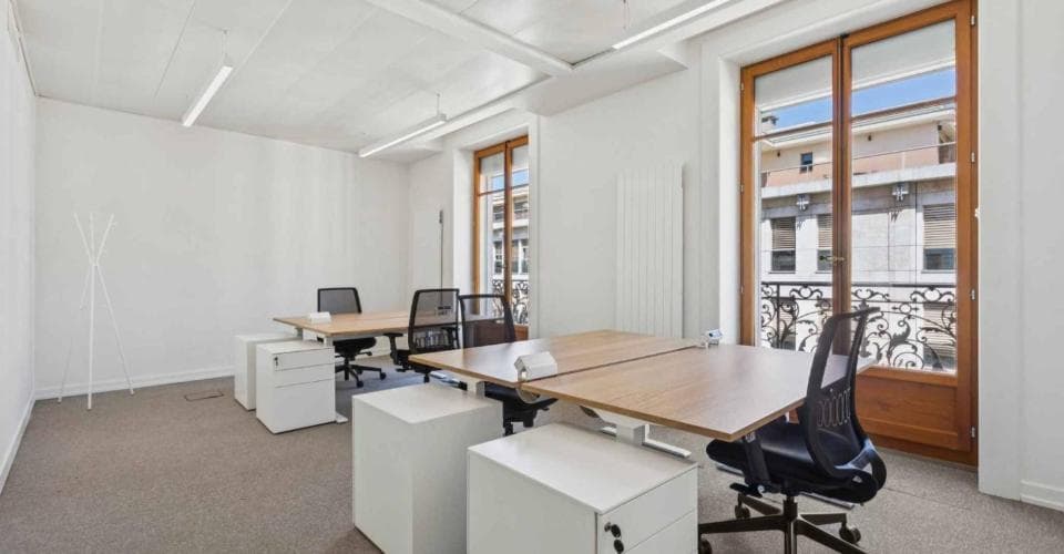 Büro an 8, rue de l' Arquebuse, 1204 Genf
