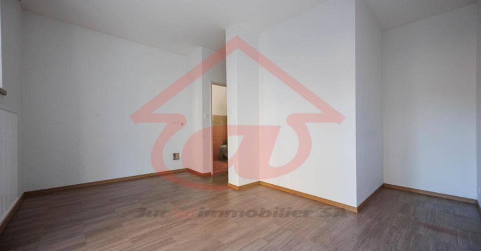 Gewerbe an Chemin des Places 2, 2800 Delsberg