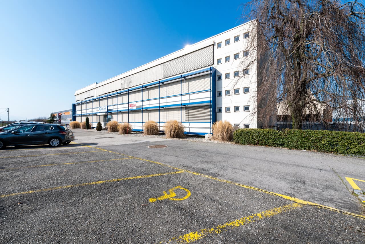 Office at Route des Dragons 7, 1033 Cheseaux-sur-Lausanne