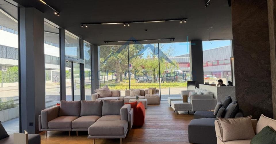 Espace commercial à 1217 Meyrin, CHF 6'135 par mois