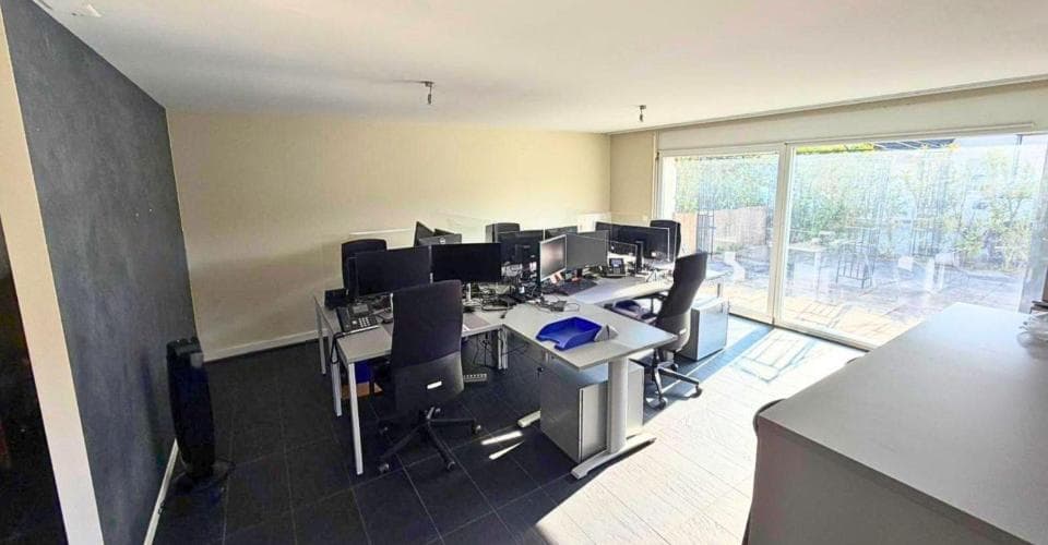 Büro an Chemin des Quatre-Vents 11, 1166 Perroy