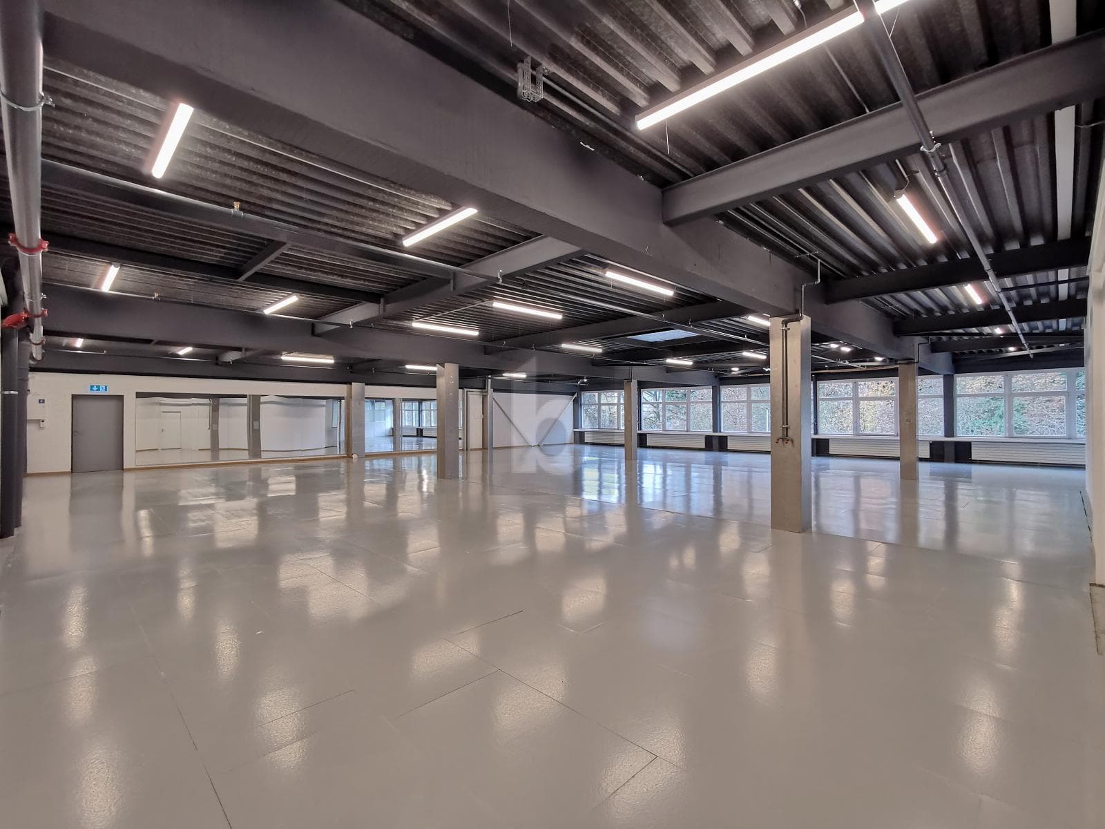 Industrie in 8630 Rüti ZH, 444m²