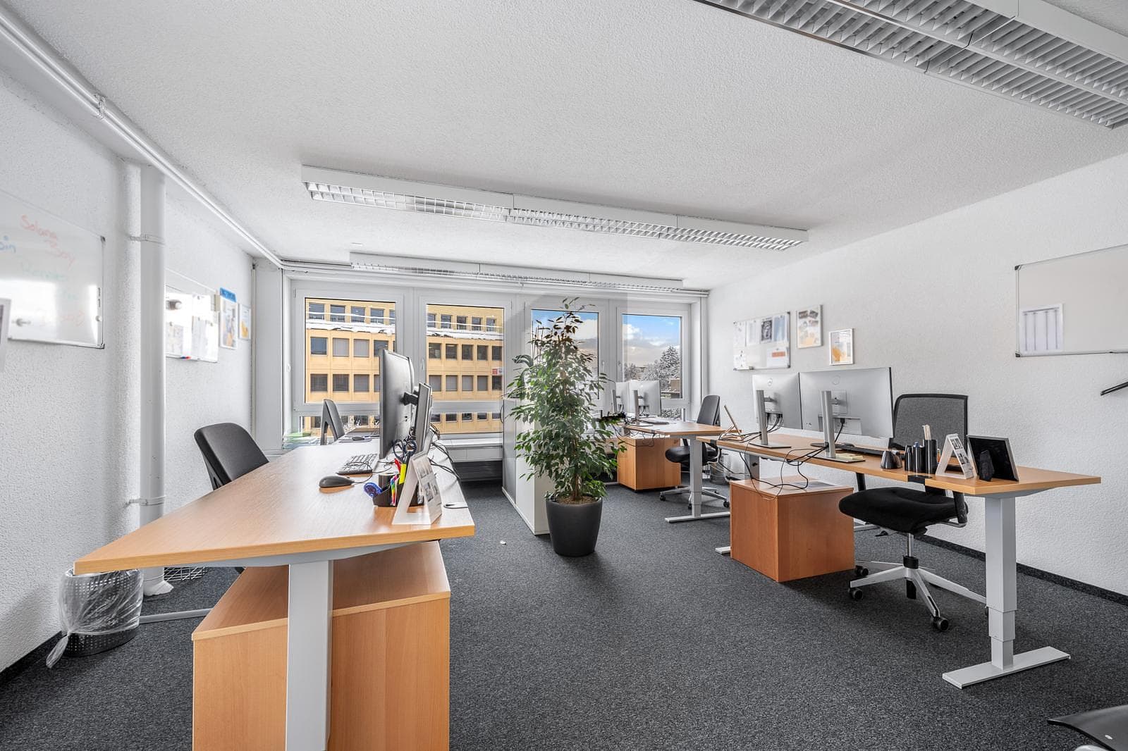 Büro in 8600 Dübendorf, 201m²