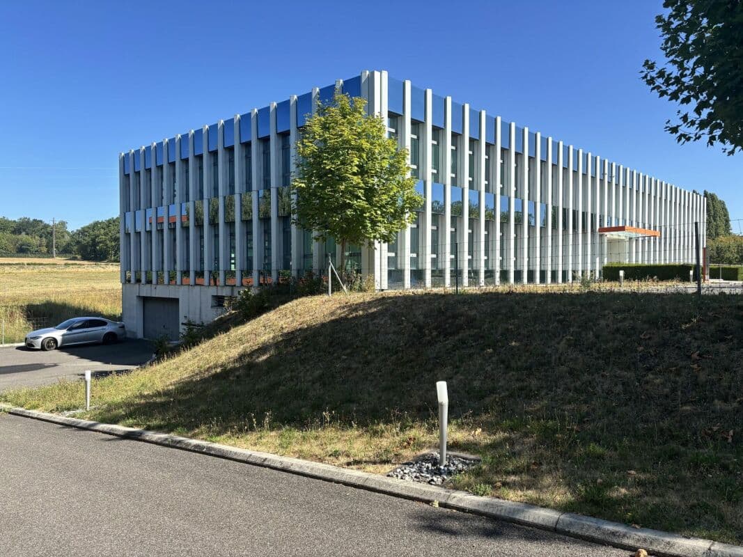 Büro in 1163 Etoy, 2000m²