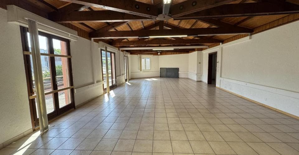 Espace commercial au RTE COTEAU 1-3, 1763 Granges-Paccot