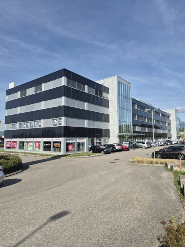 Büro in 1163 Etoy, 1500m²