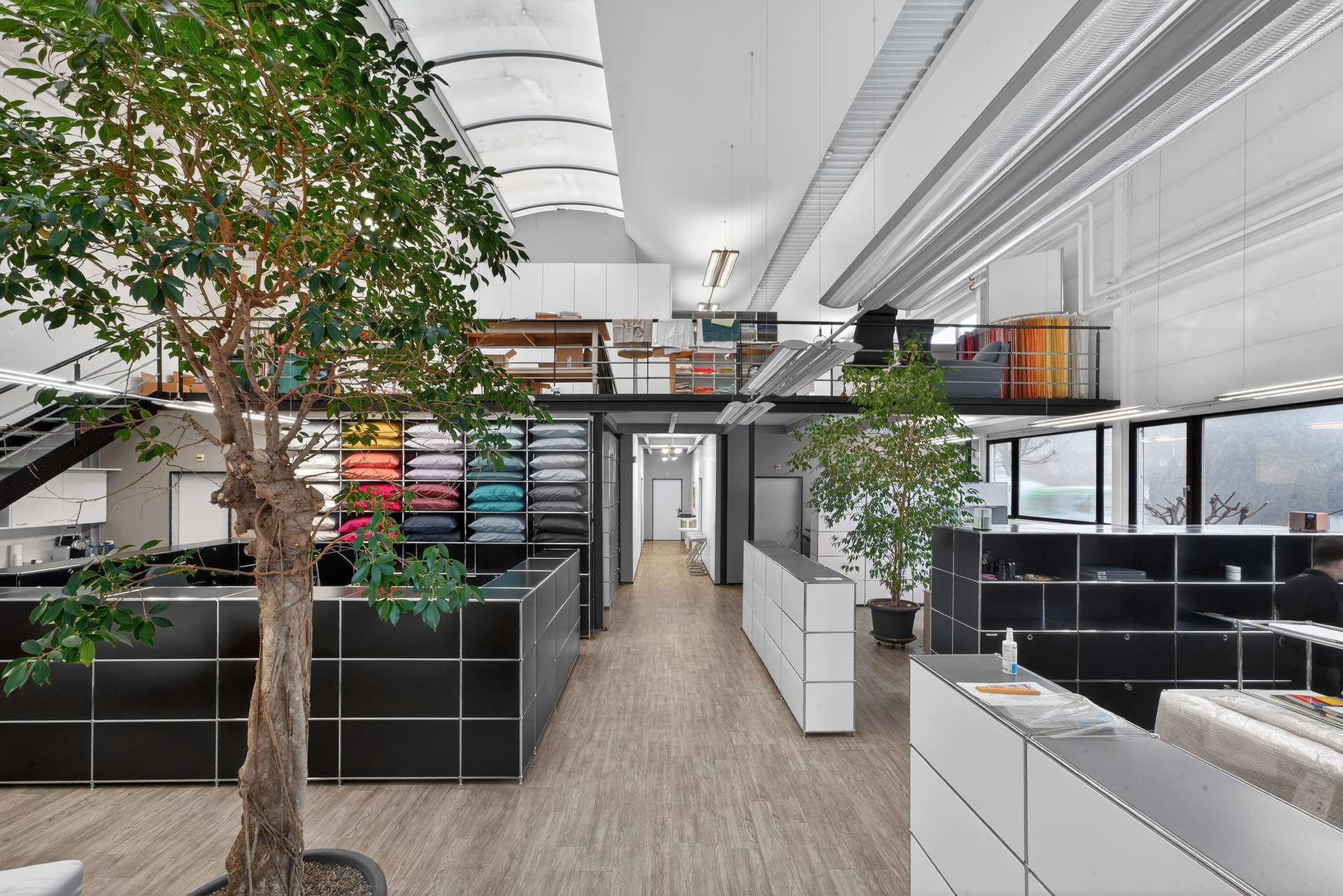 Büro in 6331 Hünenberg, 700m²