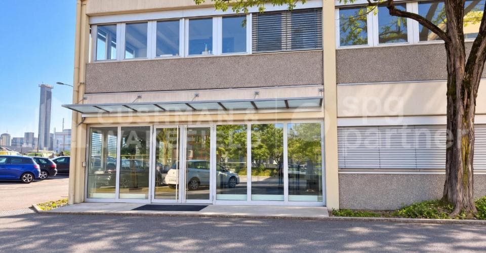 Retail Space at Chemin du Château-Bloch 17, 1219 Le Lignon