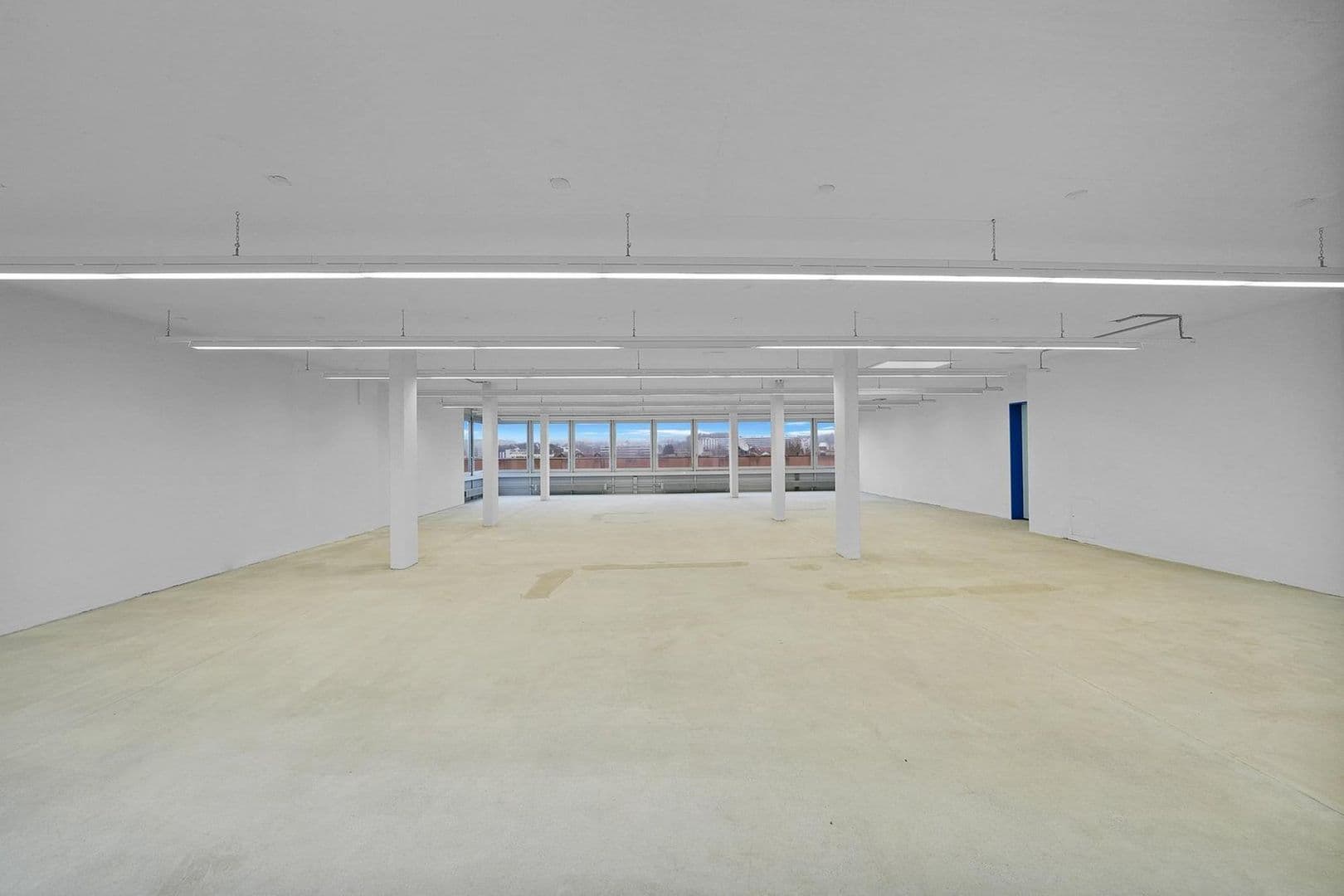 Europa-Strasse 27