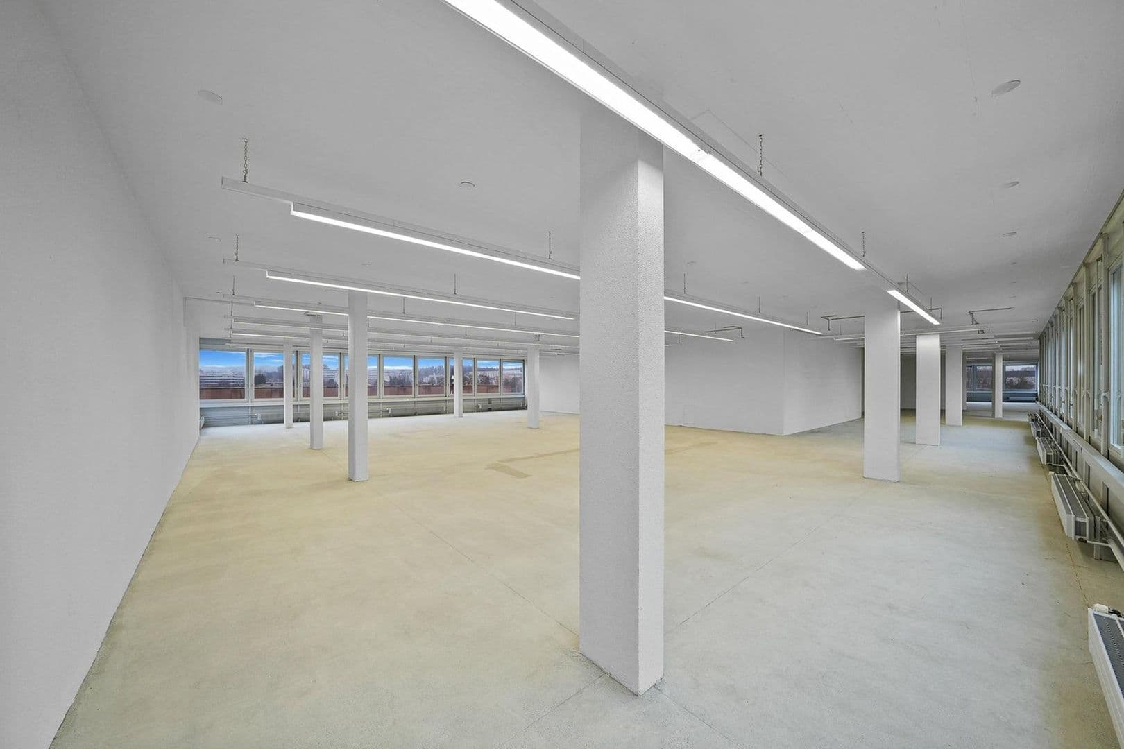 Europa-Strasse 27