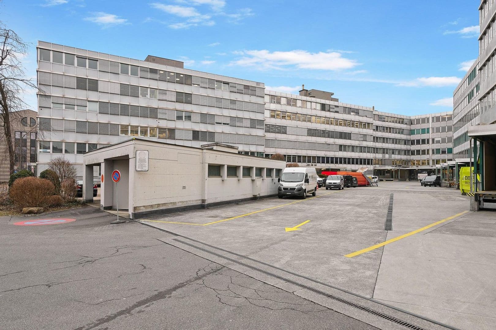 Europa-Strasse 27