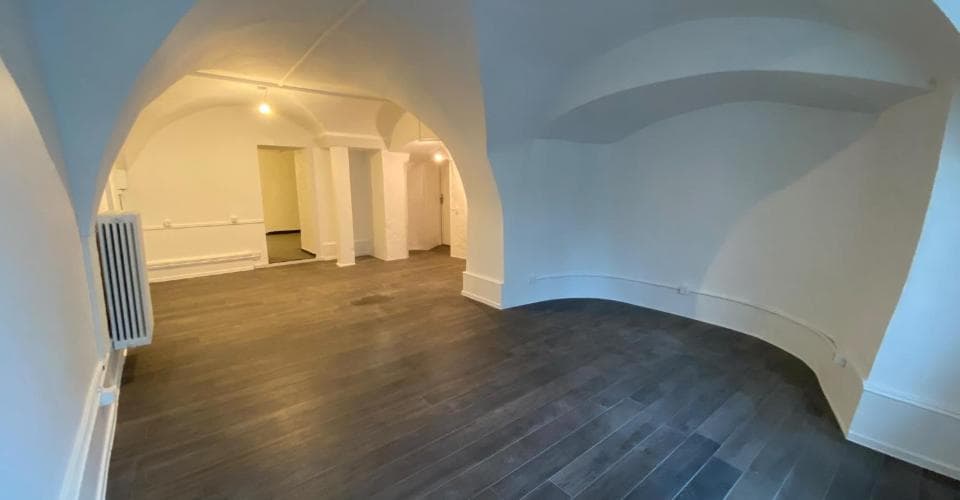 Gewerbe an Rue des Flandres 7 / Pl. Halles 13, 2000 Neuenburg